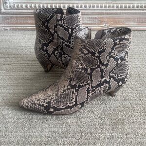 Splendid snake print kitten heel ankle boots, size 6